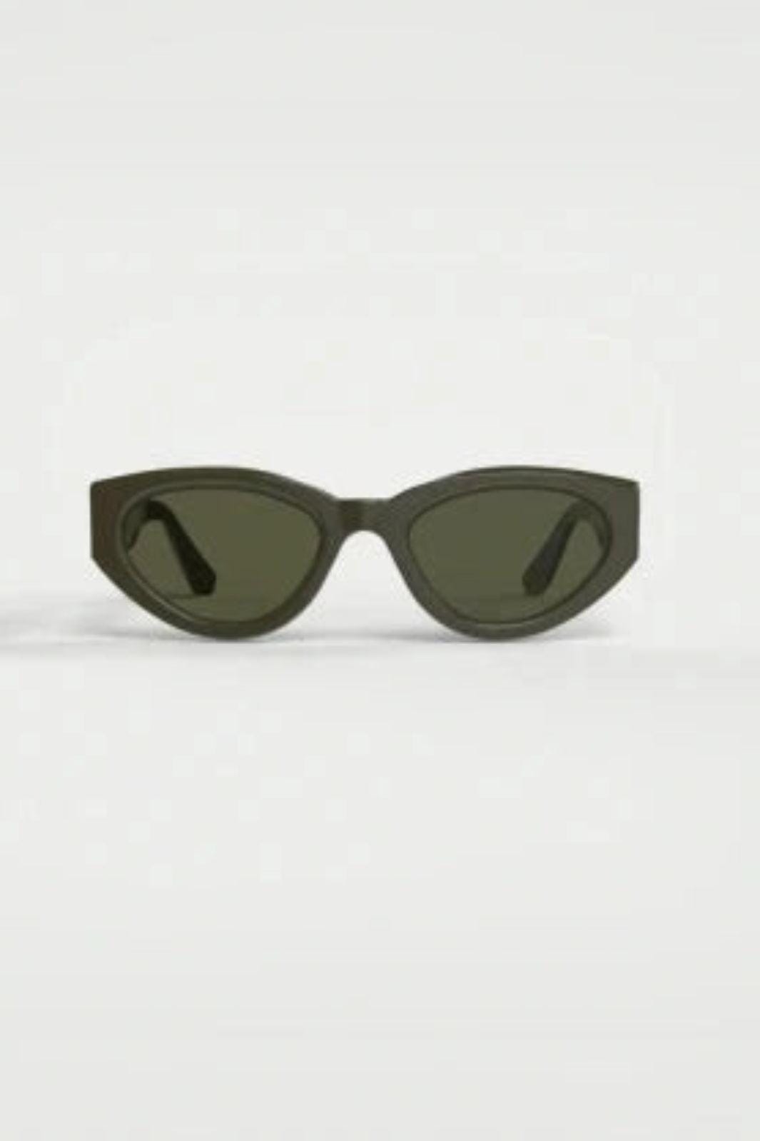 Rotate - 1. Cat Eye Frame 1163123096 - 3096 Chimi X Fir Green Solbriller 