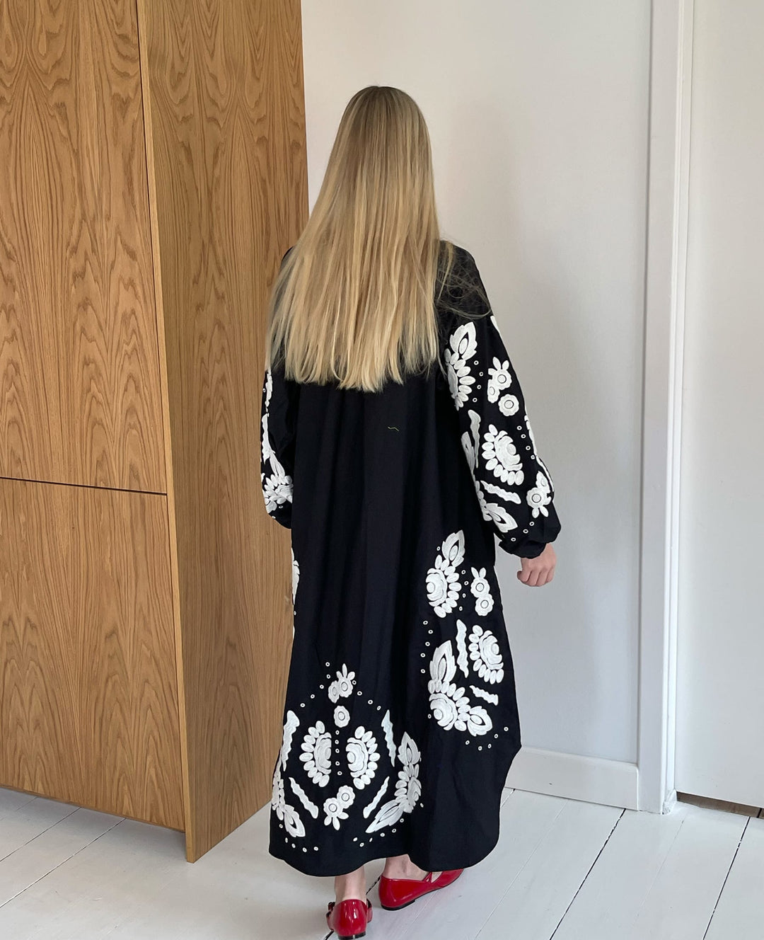 Sissel Edelbo - Rikke Dress SE 973.2 - Black W. White Swan Kjoler 