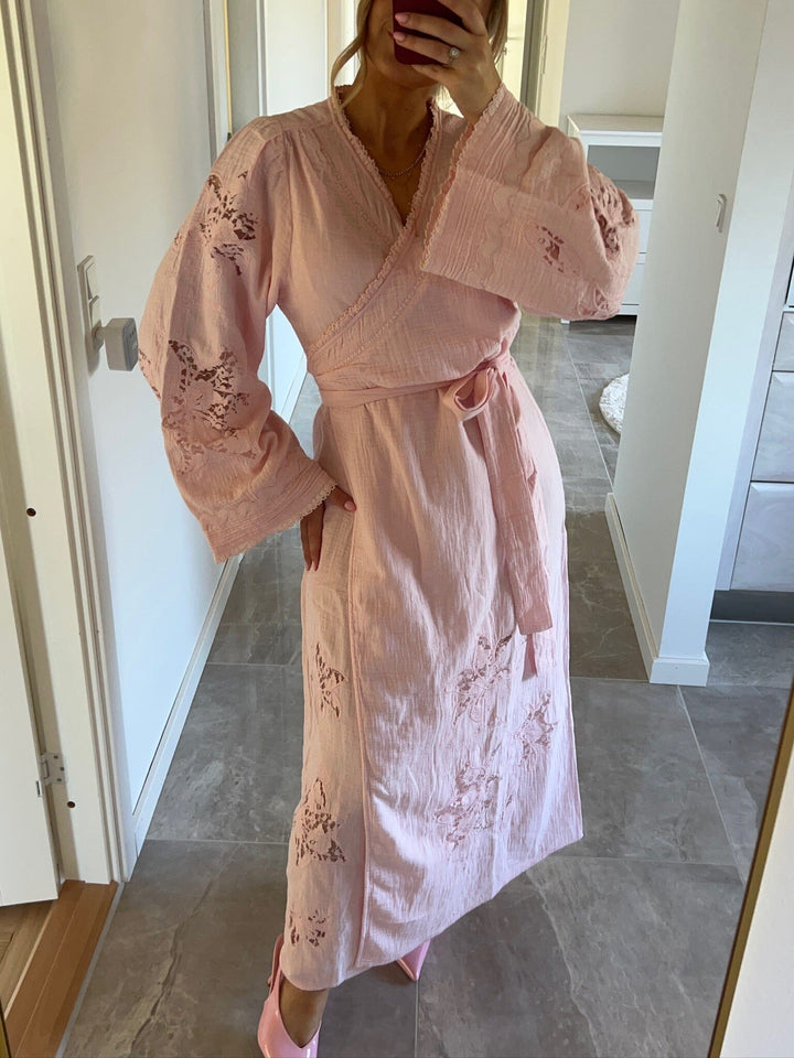 Sissel Edelbo x Molly&My - Winfrey Wrap Dress SE 2000 - Rose 
