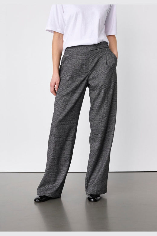 Sisters Point - Viksa-Pa2 20509 - 053 - Grey Check